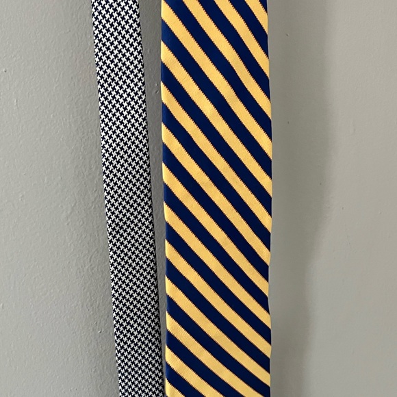 Tommy Hilfiger Gold And Blue Silk Tie - Picture 6 of 6